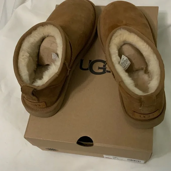 **UGG Classic Ultra Mini Boots**
PRE-USE…Color: Wheat - Picture 7 of 8